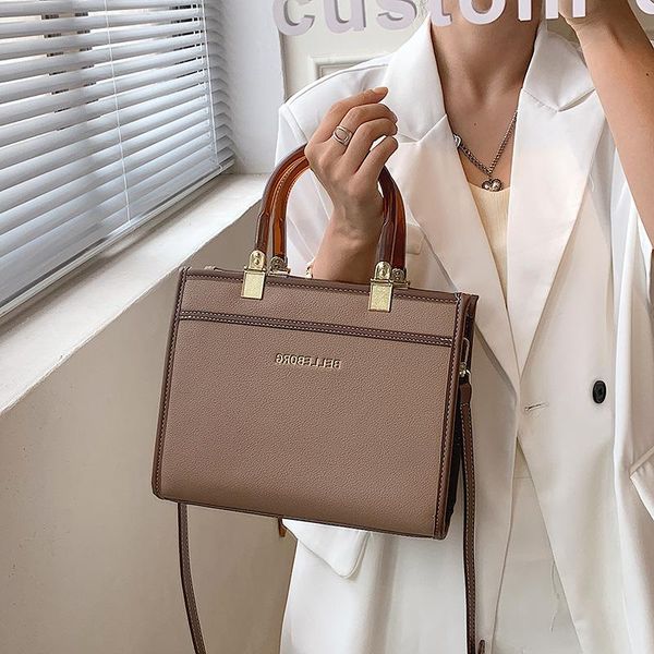 evening bags textured large-capacity bag, female 2021 trendy fashion handbag, casual tote all-match shoulder messenger bag
evening bags textured large-capacity bag, female 2021 trendy fashion handbag, casual tote all-match shoulder messenger bag