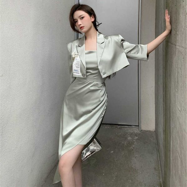 net red suit women's 2021 summer korean medium sleeve one button ultra short fried street blazer et fashion, Black;gray
net red suit women's 2021 summer korean medium sleeve one button ultra short fried street blazer et fashion, Black;gray