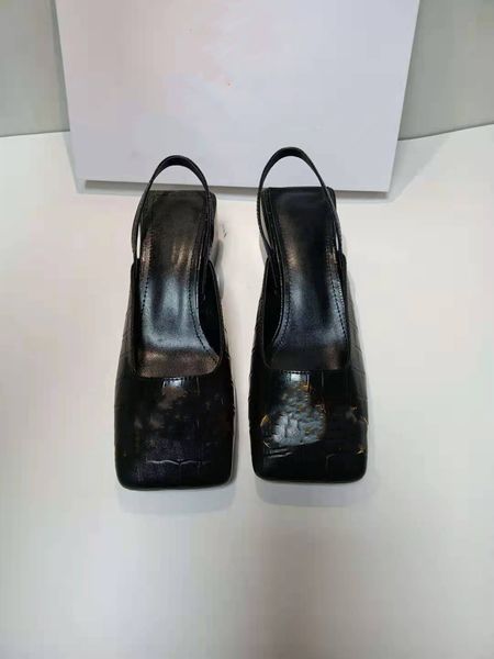 designer elegant high heels thick heel small fragrance summer sandals fashion metal buckle women's bridal wedding office ladies 0628, Black
designer elegant high heels thick heel small fragrance summer sandals fashion metal buckle women's bridal wedding office ladies 0628, Black