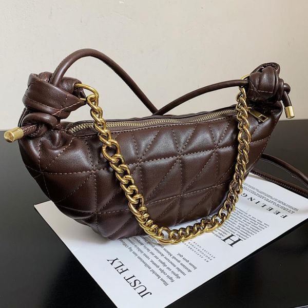 evening bags lingge chain bag female autumn 2021 fashion pu messenger high sense of armpit horn knotted
evening bags lingge chain bag female autumn 2021 fashion pu messenger high sense of armpit horn knotted