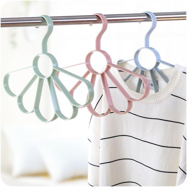 hangers & racks 1pc fashion nordic wind fan scarf hanger frame petal multifunctional tie belt storage rack holes holder
hangers & racks 1pc fashion nordic wind fan scarf hanger frame petal multifunctional tie belt storage rack holes holder
