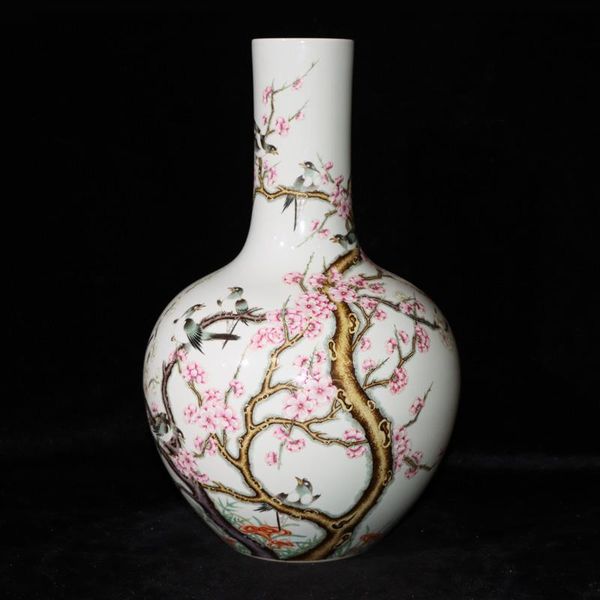 vases qing yongzheng dynasty enamel color magpie on plum blossom tree globular shape vase antique collection porcelain
vases qing yongzheng dynasty enamel color magpie on plum blossom tree globular shape vase antique collection porcelain