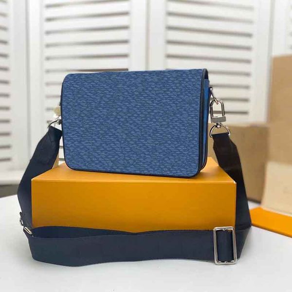 2021 men messenger bag designers crossbody purse handbags 3d canvas leather man wallet fashion outdoor cover pockets with dustbag m50013 500
2021 men messenger bag designers crossbody purse handbags 3d canvas leather man wallet fashion outdoor cover pockets with dustbag m50013 500