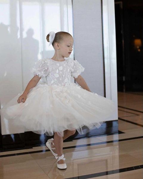 2021 lace beaded flower girl dresses ball gown backless short sleeves knee length tulle lilttle kids birthday pageant weddding gowns, White;red
2021 lace beaded flower girl dresses ball gown backless short sleeves knee length tulle lilttle kids birthday pageant weddding gowns, White;red