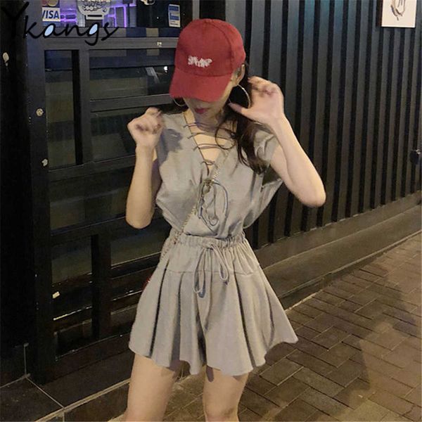 summer 2pcs casual set sleeveless deep v-neck tie t-shirt + high waist wide leg skirt short women cotton loose suit 210619, White
summer 2pcs casual set sleeveless deep v-neck tie t-shirt + high waist wide leg skirt short women cotton loose suit 210619, White