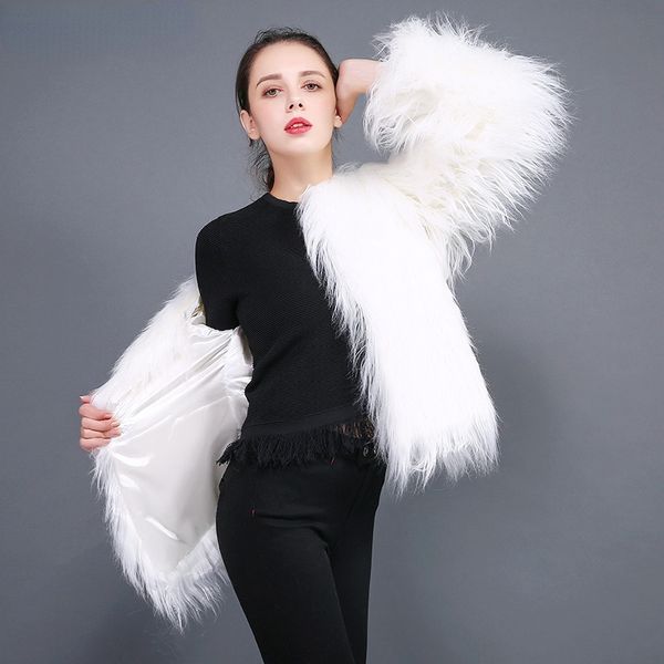 new fashion elegant women faxu fur long-sleeved covered button outwear 2020 short warm optional color s-3xl female casaco, Black
new fashion elegant women faxu fur long-sleeved covered button outwear 2020 short warm optional color s-3xl female casaco, Black