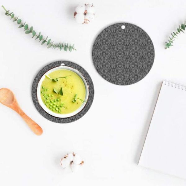 mats & pads 1 pcs silicone coffee cup mat heat-resistant table high toughness with hanging hole kitchen decoration accessories
mats & pads 1 pcs silicone coffee cup mat heat-resistant table high toughness with hanging hole kitchen decoration accessories