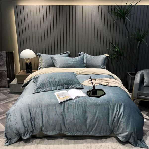 1.8m bedding set golden silk velvet double-sided fleece winter flannel real bed linen 2.0m duvet cover home textile warm sets
1.8m bedding set golden silk velvet double-sided fleece winter flannel real bed linen 2.0m duvet cover home textile warm sets