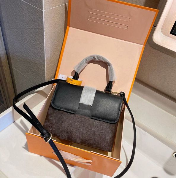 2022 new women handbag ladies shoulder bag genuine leather luxury totes girl messenger crossbody bags designer woman clutch come with box
2022 new women handbag ladies shoulder bag genuine leather luxury totes girl messenger crossbody bags designer woman clutch come with box