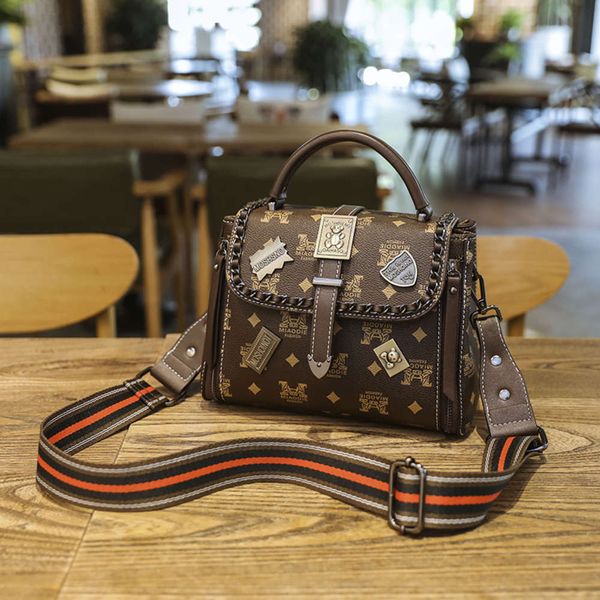 hbp fashion bag 2021 new hong kong leather women's bag single shoulder messenger fashionable casual portable small square
hbp fashion bag 2021 new hong kong leather women's bag single shoulder messenger fashionable casual portable small square
