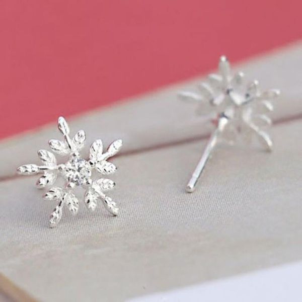 huitan luxury silver color women stud earrings snowflake shape fashion accessories for party daily wear versatile earring female, Golden;silver
huitan luxury silver color women stud earrings snowflake shape fashion accessories for party daily wear versatile earring female, Golden;silver