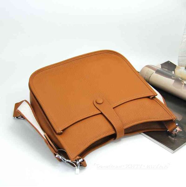 designer bagsleather messenger bag wide shoulder strap 28cm h open full head layer cowhide fashion all-match casual large-capacity softluxur
designer bagsleather messenger bag wide shoulder strap 28cm h open full head layer cowhide fashion all-match casual large-capacity softluxur