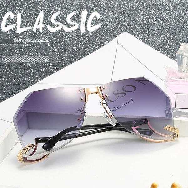 luxury designer sunglasses 2021 irregular rimless women brand designer alloy frame oversize gradient sun glasses fashion female clear shades, White;black
luxury designer sunglasses 2021 irregular rimless women brand designer alloy frame oversize gradient sun glasses fashion female clear shades, White;black