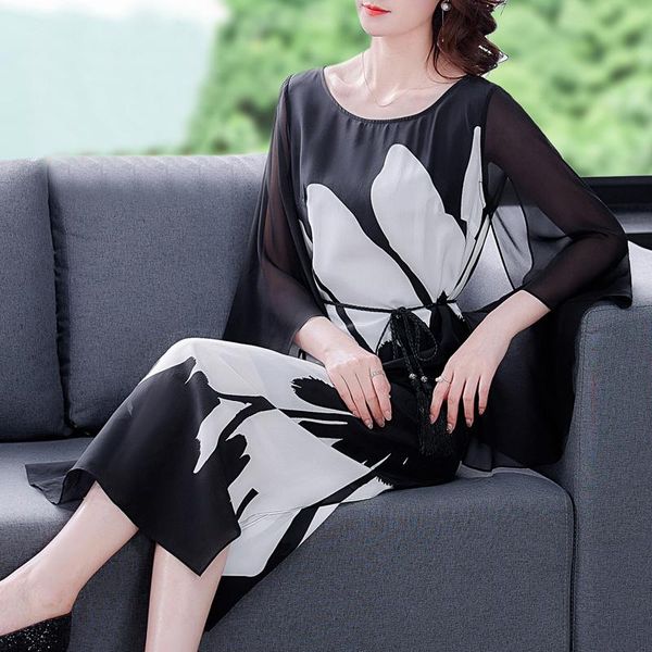 casual dresses loose 4xl plus size white print chiffon midi dress 2021 summer mulberry silk vintage women elegant bodycon party vestidos, Black;gray
casual dresses loose 4xl plus size white print chiffon midi dress 2021 summer mulberry silk vintage women elegant bodycon party vestidos, Black;gray