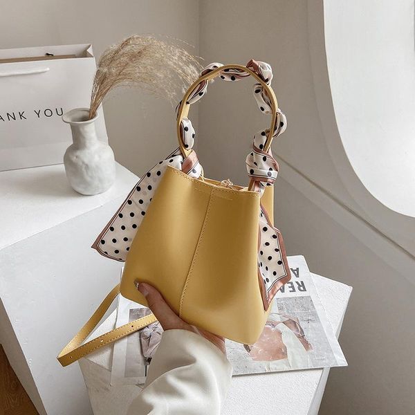shoulder bags 2021 ribbon handbags women deisgner pu leather bucket bag female luxury crossbody sac femme
shoulder bags 2021 ribbon handbags women deisgner pu leather bucket bag female luxury crossbody sac femme
