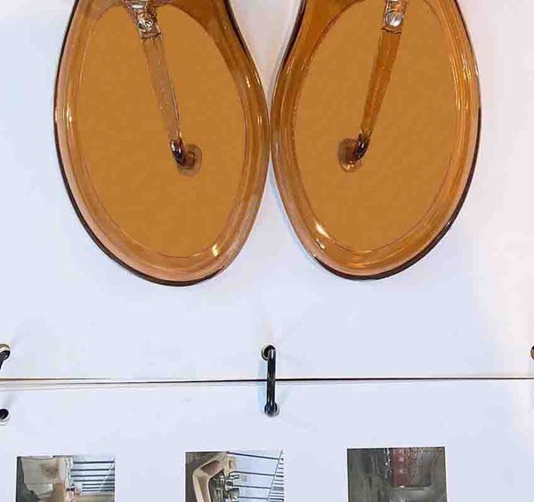 lady sandals with hardware decoration fashion flat slippers jelly platform frosted sandal women flip flops with box, Black
lady sandals with hardware decoration fashion flat slippers jelly platform frosted sandal women flip flops with box, Black