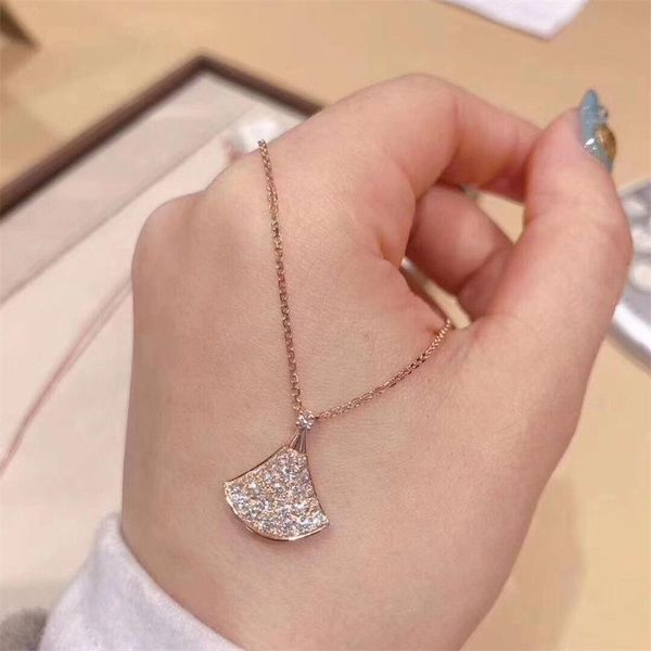 chains luxury fashion shine zircon scalloped skirt pendants necklaces necklace women brand catwalk jewelry, Silver
chains luxury fashion shine zircon scalloped skirt pendants necklaces necklace women brand catwalk jewelry, Silver