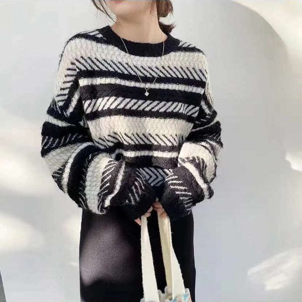 women's sweaters autumn and winter korean striped old japanese girl sweater slacker wind wear djyv, White;black
women's sweaters autumn and winter korean striped old japanese girl sweater slacker wind wear djyv, White;black