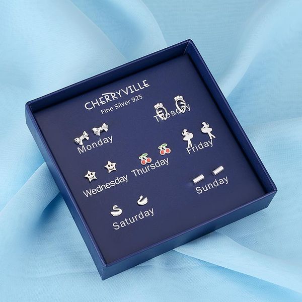 stud emerging brand trend designer high-quality color retention set earrings women's simple high-end gift box selection, Golden;silver
stud emerging brand trend designer high-quality color retention set earrings women's simple high-end gift box selection, Golden;silver