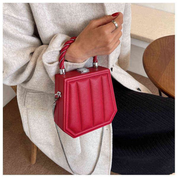 women handbag solid color black shoulder bag retro fashion pu single menger chain classical box
women handbag solid color black shoulder bag retro fashion pu single menger chain classical box