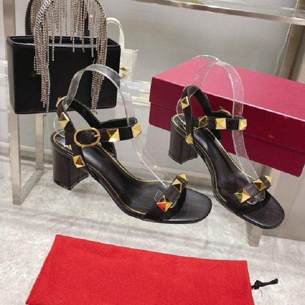 classic fashion slides sandals lady summer sandals designer metal buckle large size leather thick bottom high heeled women shoe bagshoe1978, Black
classic fashion slides sandals lady summer sandals designer metal buckle large size leather thick bottom high heeled women shoe bagshoe1978, Black
