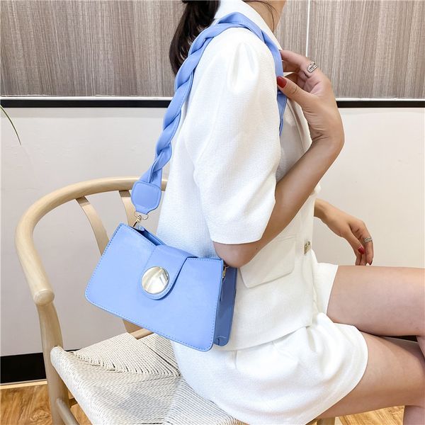 messenger bags messenger bags simple 2021 underarm women's messenger fashion summer versatile shoulder bag 
messenger bags messenger bags simple 2021 underarm women's messenger fashion summer versatile shoulder bag