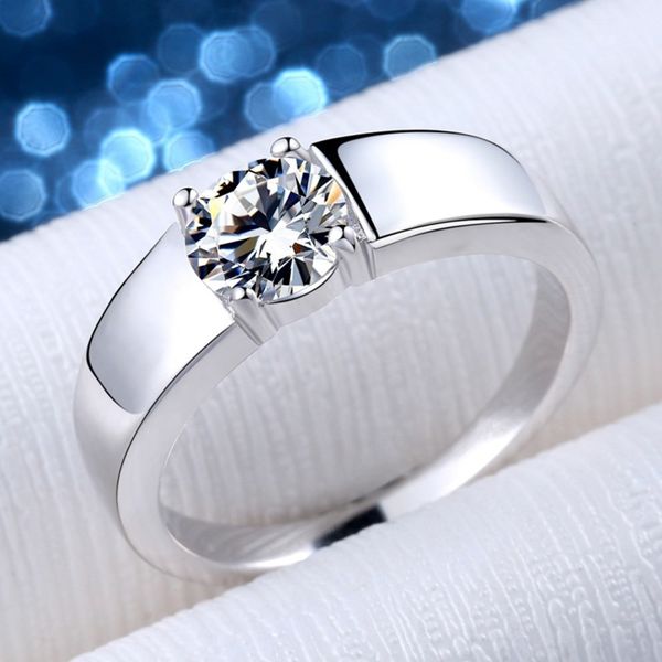 silver s925 korean wedding fashion simple smooth face men's 50 point one carat imitation diamond ring, Slivery;golden
silver s925 korean wedding fashion simple smooth face men's 50 point one carat imitation diamond ring, Slivery;golden