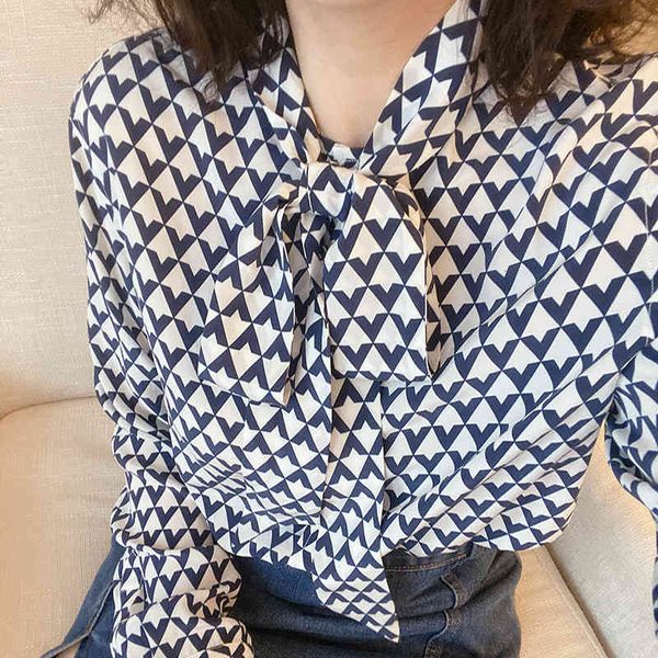 suit 100% silk women geometric print shirt bow lace-up v-shaped blouses 2021 spring, White;black
suit 100% silk women geometric print shirt bow lace-up v-shaped blouses 2021 spring, White;black