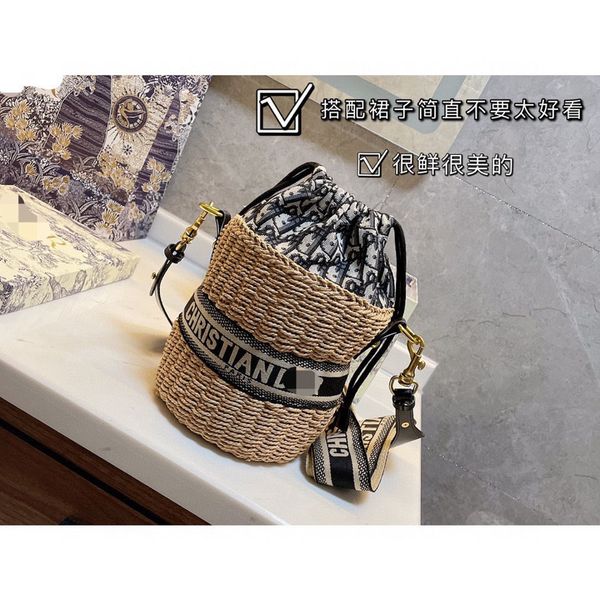 2021 new woven splicing canvas straw bucket slung girl beach bag embroidered letter bucket bag ysj
2021 new woven splicing canvas straw bucket slung girl beach bag embroidered letter bucket bag ysj