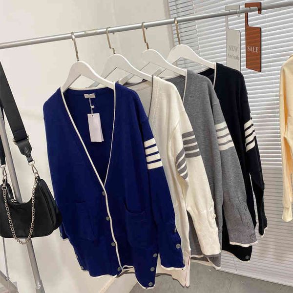 early autumn college style four bar contrast color knitted cardigan for women's leisure simple long sleeve outside, White
early autumn college style four bar contrast color knitted cardigan for women's leisure simple long sleeve outside, White