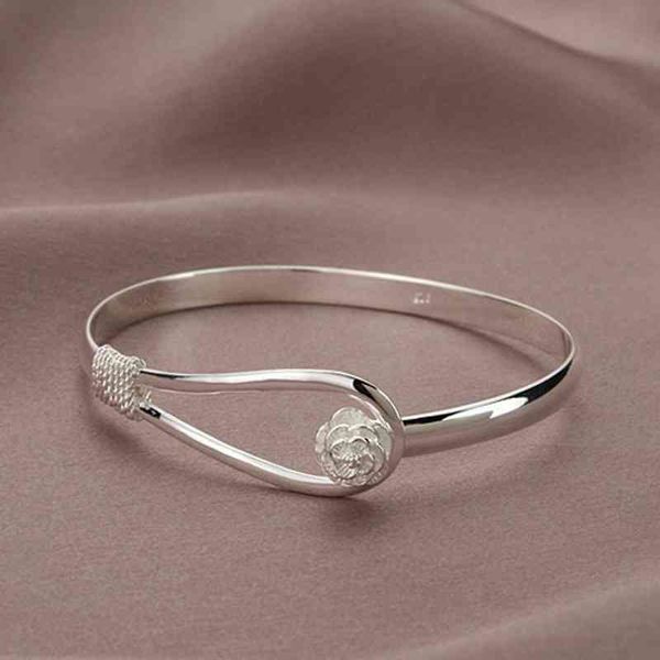 fashion sier bracelet female 999 sier literary temperament plum blossom bracelet opening simple and frh personality to send to girlfriend, Golden;silver
fashion sier bracelet female 999 sier literary temperament plum blossom bracelet opening simple and frh personality to send to girlfriend, Golden;silver