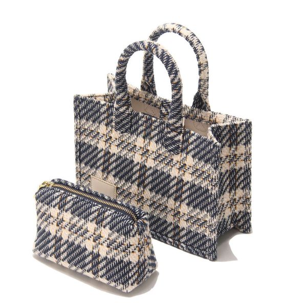 designer luxuryplaid handbag female autumn/winter 2021 new style shoulder bag diagonal bag fashion picture mother fabric commuter briefcase
designer luxuryplaid handbag female autumn/winter 2021 new style shoulder bag diagonal bag fashion picture mother fabric commuter briefcase