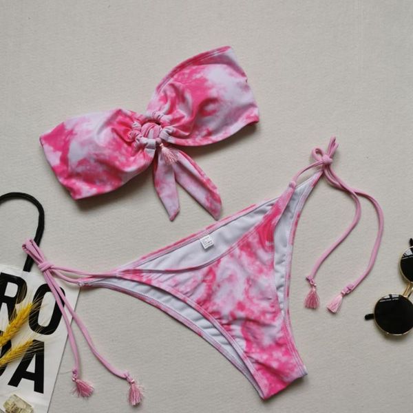 one-piece suits 2021 european and american bikini bra, neck strap, ink dye printed swimsuit, women's split swimming
one-piece suits 2021 european and american bikini bra, neck strap, ink dye printed swimsuit, women's split swimming