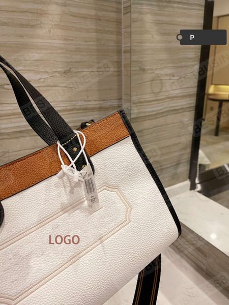 female dinner bag net red one-shoulder portable versatile practical and convenient to carry very beautiful and fashionable 30 cm
female dinner bag net red one-shoulder portable versatile practical and convenient to carry very beautiful and fashionable 30 cm