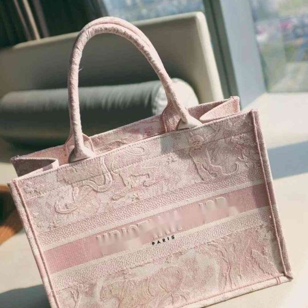 luxury handbags and storage designer cristi genuine mother's women's 2021 new versatile old flower shopping embroidered
luxury handbags and storage designer cristi genuine mother's women's 2021 new versatile old flower shopping embroidered