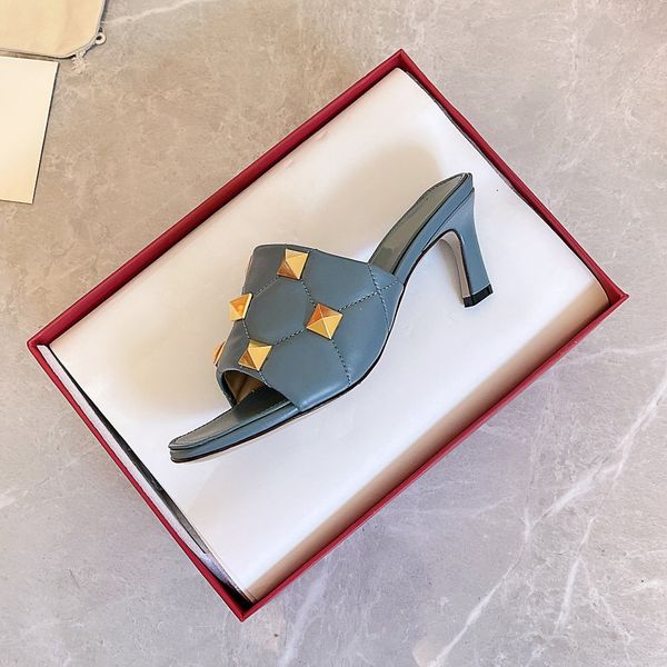 2021ss sandals women slipper summer true leather sandal with rivets 6.5cm high heels beach slide fashion scuffs shoe big size 42 with box ho, Black
2021ss sandals women slipper summer true leather sandal with rivets 6.5cm high heels beach slide fashion scuffs shoe big size 42 with box ho, Black