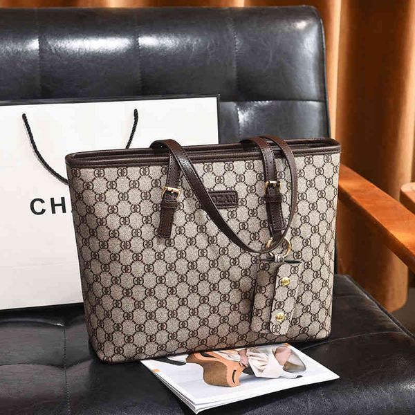 2022 factory wholesale fashion high-capacity handbag messenger women's one shoulder bag simple atmospheric tote bag
2022 factory wholesale fashion high-capacity handbag messenger women's one shoulder bag simple atmospheric tote bag