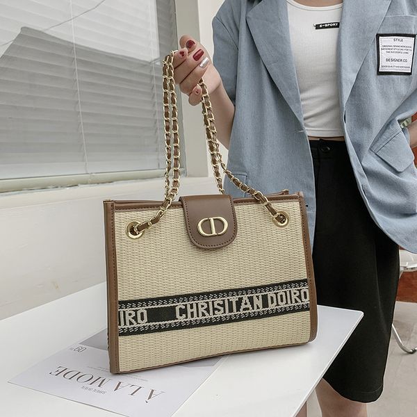 design s woven women's summer new korean version fashion one shoulder small square bag foreign style chain messenger straw woven
design s woven women's summer new korean version fashion one shoulder small square bag foreign style chain messenger straw woven