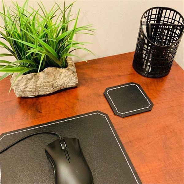 the mouse pad square leather mouse solid color business lapdesk office gift pad
the mouse pad square leather mouse solid color business lapdesk office gift pad