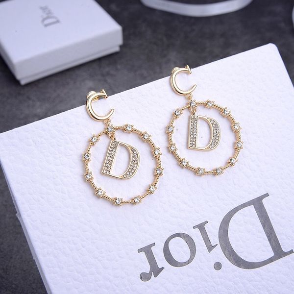 2021 new designer family tassel letter temperament earrings women fashion high edition diamond, Golden
2021 new designer family tassel letter temperament earrings women fashion high edition diamond, Golden