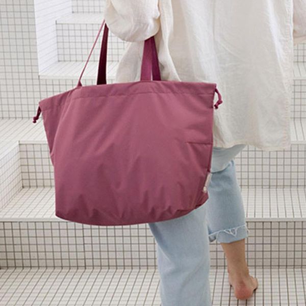 single-shoulder handbags multi-partition bag containing with contraction binding opening duffel bags
single-shoulder handbags multi-partition bag containing with contraction binding opening duffel bags