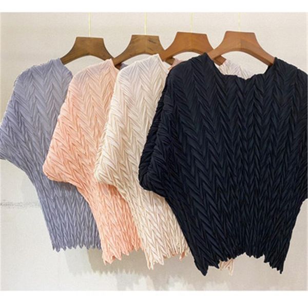 women's t-shirt miyake pleated large size fat mm was thin 2021 summer style korean fashion temperament casual pullover, White
women's t-shirt miyake pleated large size fat mm was thin 2021 summer style korean fashion temperament casual pullover, White