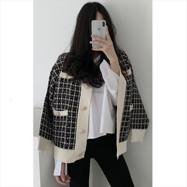 ladies elegant plaid cardigan women sweater v neck single breasted pocket loose knit fall, White;black
ladies elegant plaid cardigan women sweater v neck single breasted pocket loose knit fall, White;black