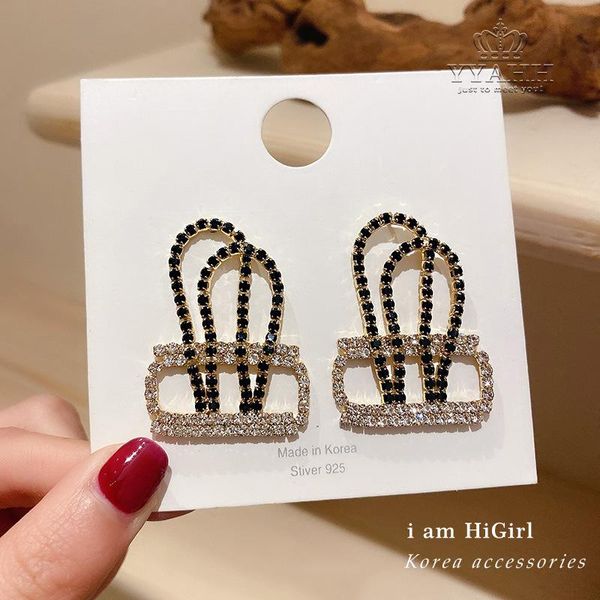 dongdaemun, south korea, fashion bags and earrings by a small number of women stud, Golden;silver
dongdaemun, south korea, fashion bags and earrings by a small number of women stud, Golden;silver