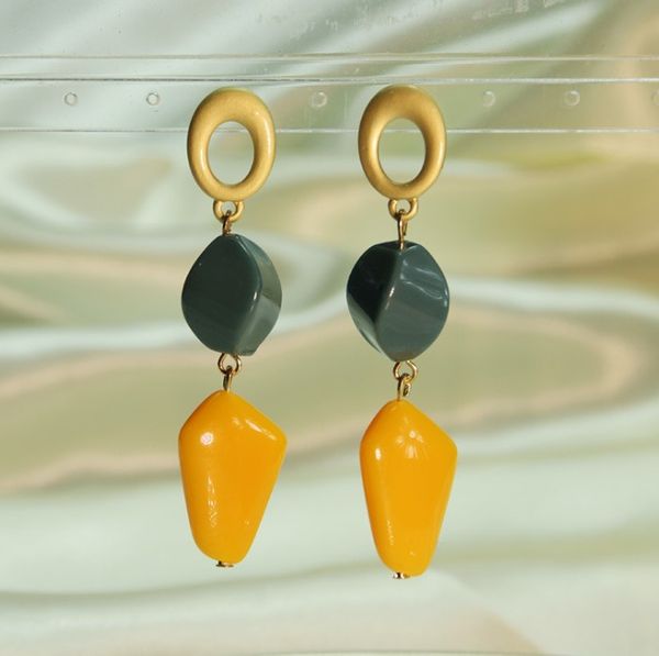 contrast earrings, round face, thin girl chandelier, european and american earrings, Silver
contrast earrings, round face, thin girl chandelier, european and american earrings, Silver
