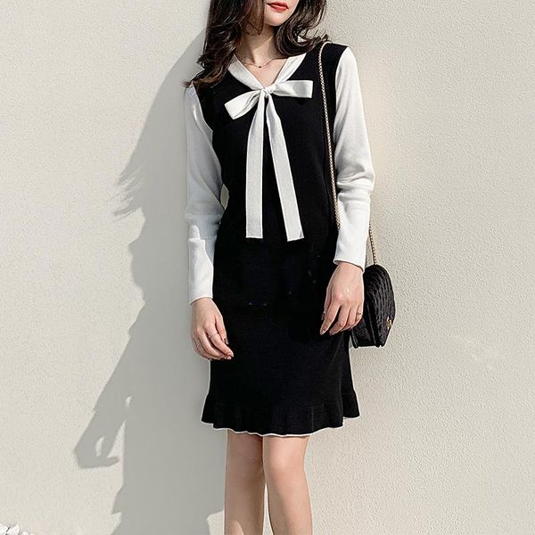 casual dresses 2021 autumn winter vestidos bowknot sweet cute knitting dress women long sleeve mix color slim v-neck p837, Black;gray
casual dresses 2021 autumn winter vestidos bowknot sweet cute knitting dress women long sleeve mix color slim v-neck p837, Black;gray