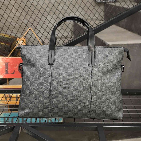 2021 men's bag business hand briefcase trend single shoulder bag messenger backpack lattice
2021 men's bag business hand briefcase trend single shoulder bag messenger backpack lattice