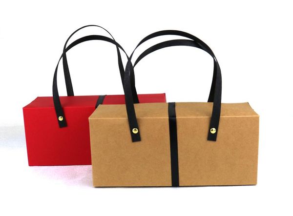 24.5x9.5x10.5cm christmas portable box with handle, macaron bakery cake boxes packaging boxes, candy bag, 100piece/lot gift wrap
24.5x9.5x10.5cm christmas portable box with handle, macaron bakery cake boxes packaging boxes, candy bag, 100piece/lot gift wrap