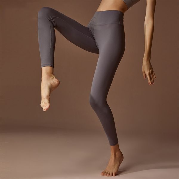 new fitness women running quick-drying nude high waist sports leggings yoga pants, Black;white
new fitness women running quick-drying nude high waist sports leggings yoga pants, Black;white