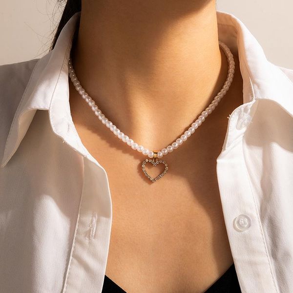 chokers bohemian pearl crystal necklace for women charms hollow geometry love heart pandent choker clavicle chain jewelry 13941, Golden;silver
chokers bohemian pearl crystal necklace for women charms hollow geometry love heart pandent choker clavicle chain jewelry 13941, Golden;silver
